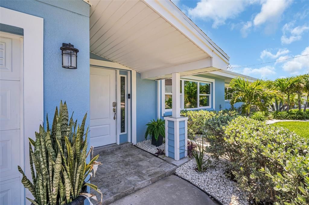 合同活跃: $985,000 (3 贝兹, 2 浴室, 1448 平方英尺)