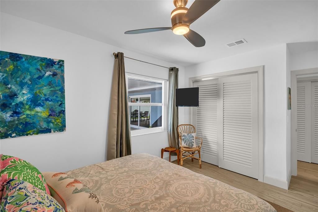 合同活跃: $985,000 (3 贝兹, 2 浴室, 1448 平方英尺)