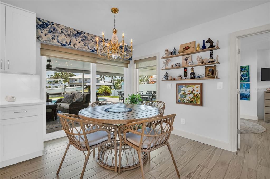 合同活跃: $985,000 (3 贝兹, 2 浴室, 1448 平方英尺)