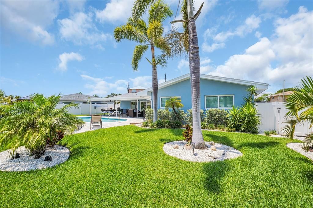 合同活跃: $985,000 (3 贝兹, 2 浴室, 1448 平方英尺)