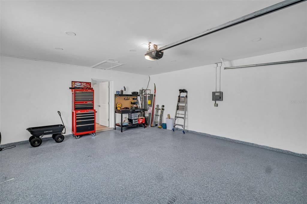 合同活跃: $985,000 (3 贝兹, 2 浴室, 1448 平方英尺)