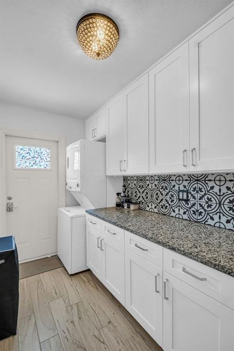 合同活跃: $985,000 (3 贝兹, 2 浴室, 1448 平方英尺)