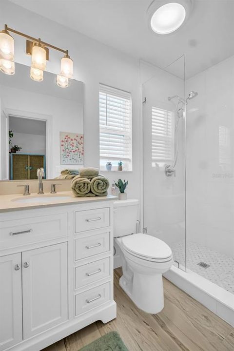 合同活跃: $985,000 (3 贝兹, 2 浴室, 1448 平方英尺)