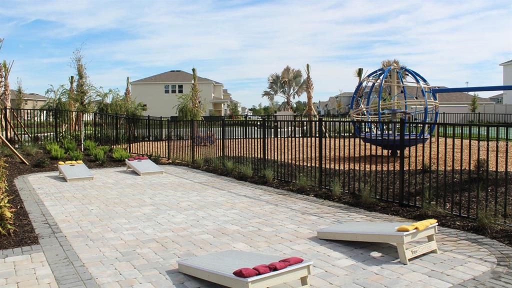 For Sale: $342,990 (4 beds, 2 baths, 1828 Square Feet)