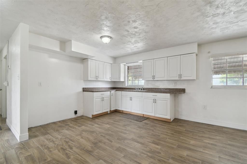 En Venta: $869,900 (0 camas, 0 baños, 2277 Pies cuadrados)