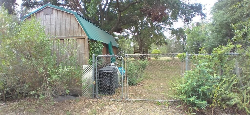 合同活跃: $313,000 (4 贝兹, 3 浴室, 2108 平方英尺)