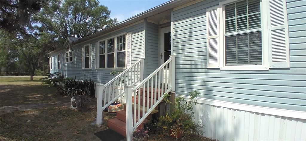 合同活跃: $313,000 (4 贝兹, 3 浴室, 2108 平方英尺)