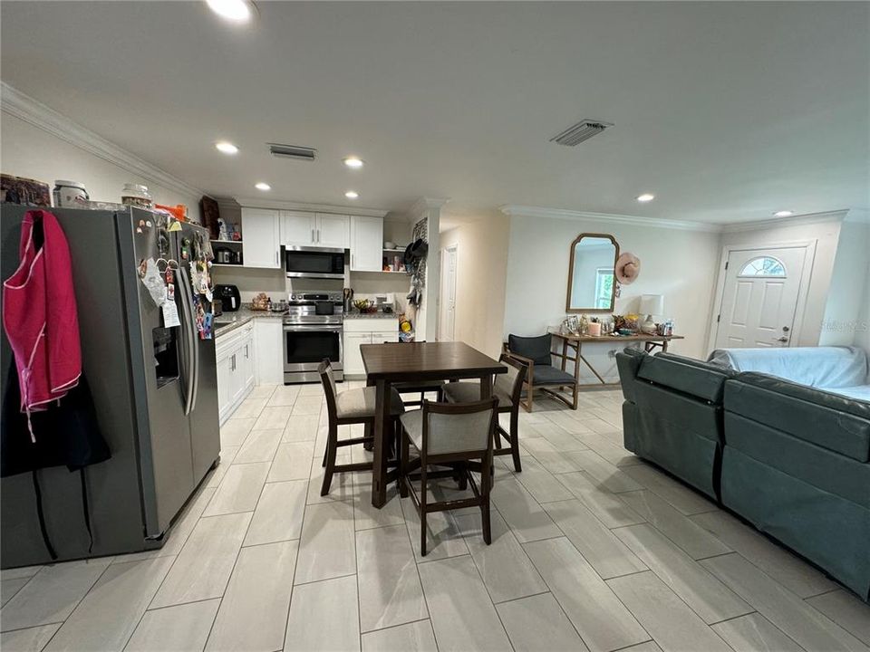 For Sale: $410,000 (4 beds, 2 baths, 1452 Square Feet)