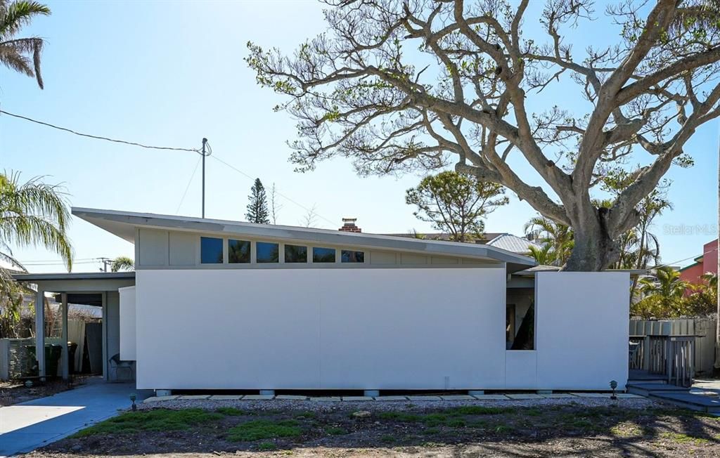 Active With Contract: $1,395,000 (0.20 acres)