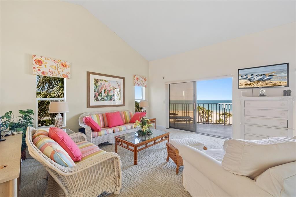 Active With Contract: $1,499,500 (3 beds, 3 baths, 2156 Square Feet)