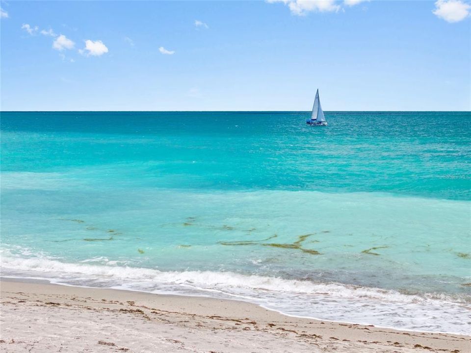 Active With Contract: $1,499,500 (3 beds, 3 baths, 2156 Square Feet)