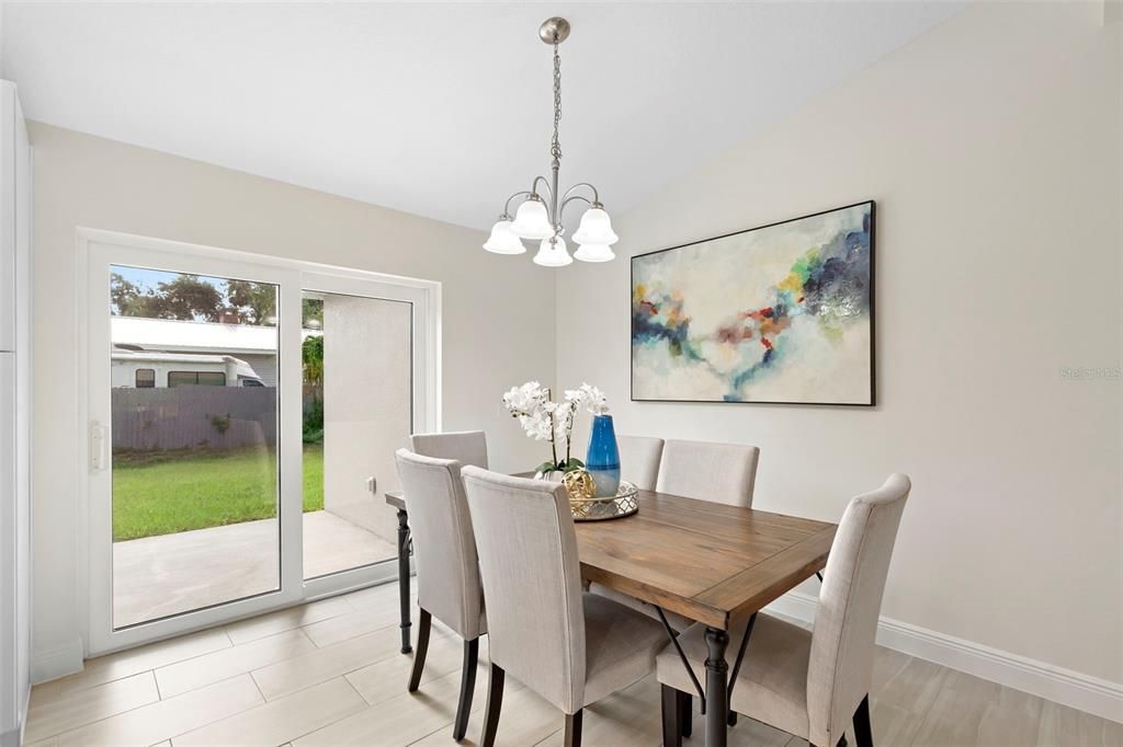 На продажу: $345,000 (3 спален, 2 ванн, 1500 Квадратных фут)