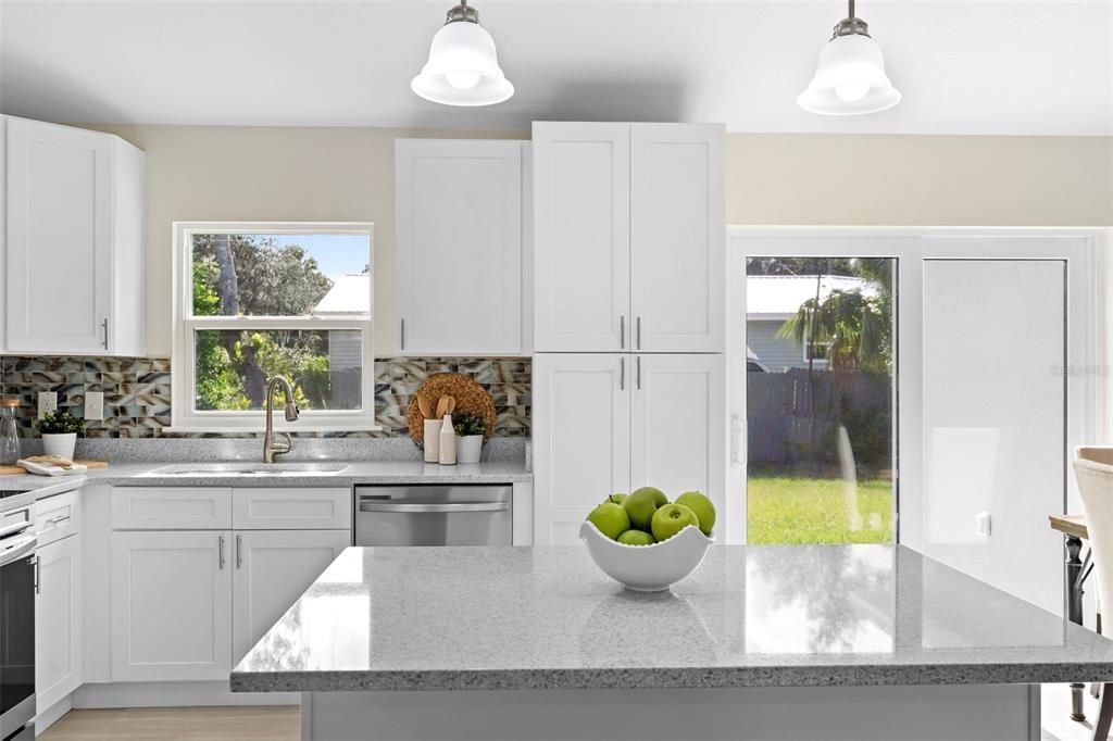 На продажу: $345,000 (3 спален, 2 ванн, 1500 Квадратных фут)