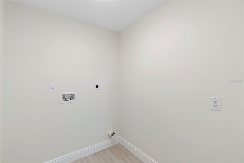 На продажу: $345,000 (3 спален, 2 ванн, 1500 Квадратных фут)