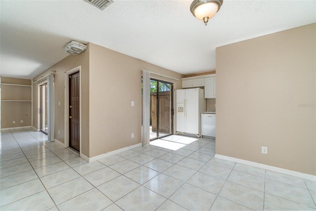 For Sale: $192,000 (2 beds, 2 baths, 1260 Square Feet)