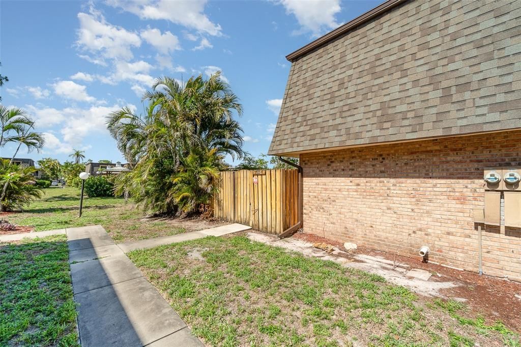 For Sale: $192,000 (2 beds, 2 baths, 1260 Square Feet)