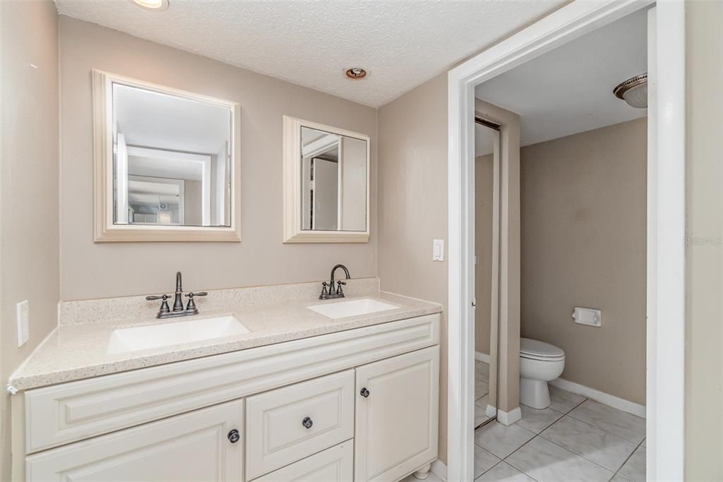 For Sale: $192,000 (2 beds, 2 baths, 1260 Square Feet)