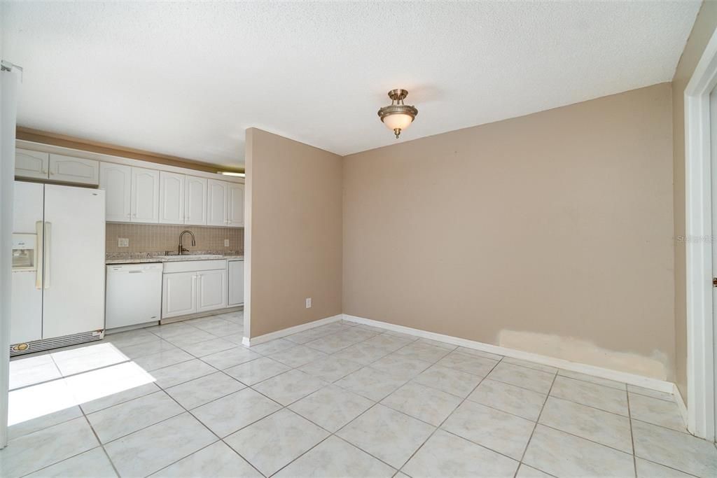 For Sale: $192,000 (2 beds, 2 baths, 1260 Square Feet)