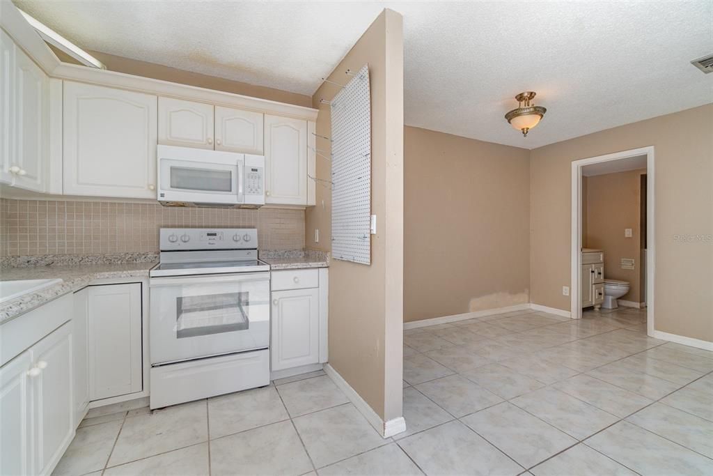 For Sale: $192,000 (2 beds, 2 baths, 1260 Square Feet)