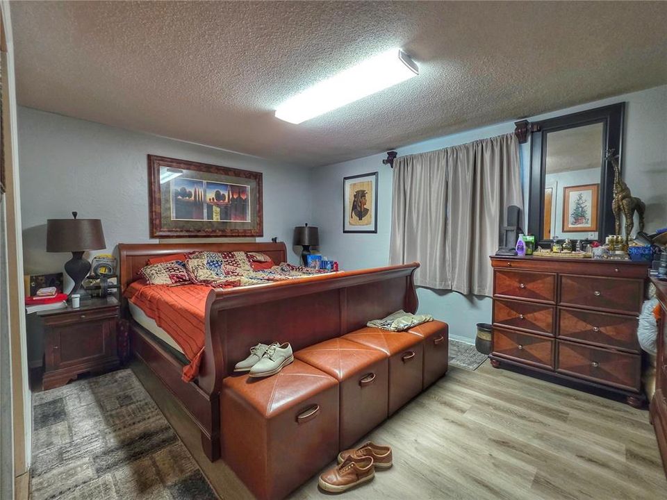 For Sale: $320,000 (0 beds, 0 baths, 1542 Square Feet)