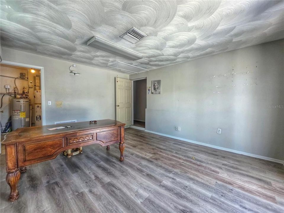 For Sale: $320,000 (0 beds, 0 baths, 1542 Square Feet)