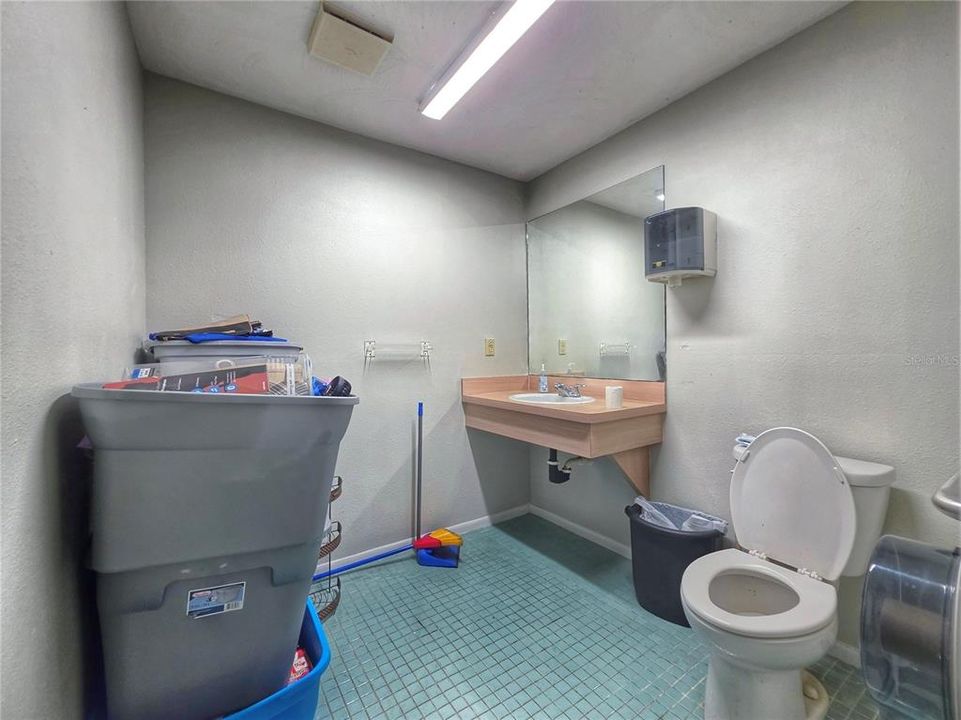 For Sale: $320,000 (0 beds, 0 baths, 1542 Square Feet)