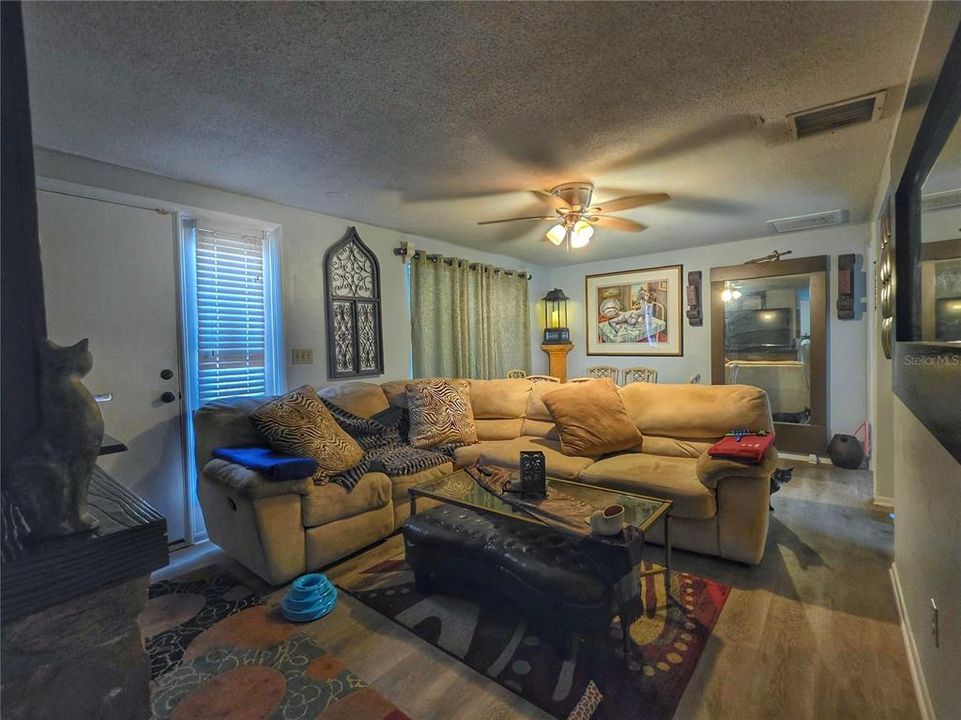 For Sale: $320,000 (0 beds, 0 baths, 1542 Square Feet)