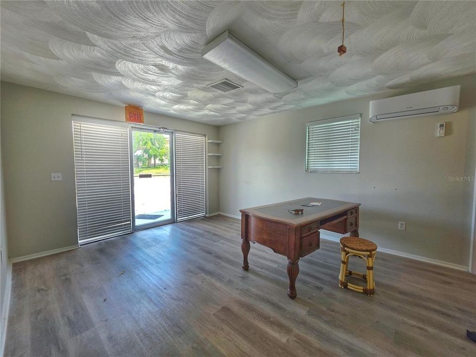 For Sale: $320,000 (0 beds, 0 baths, 1542 Square Feet)