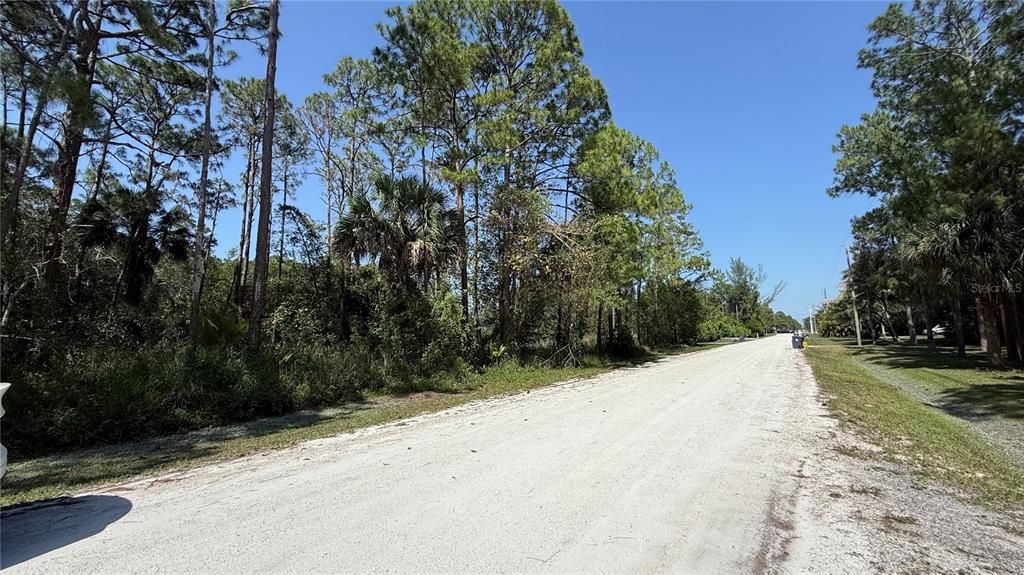 На продажу: $289,900 (1.29 acres)