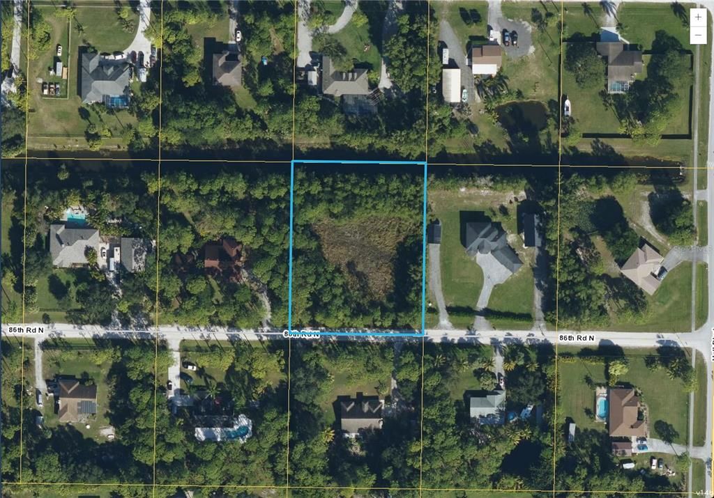 На продажу: $289,900 (1.29 acres)