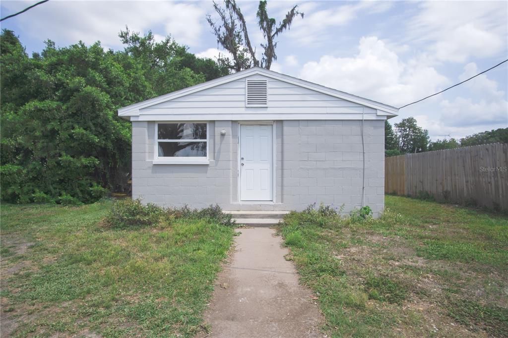 Recently Rented: $1,095 (1 beds, 1 baths, 500 Square Feet)