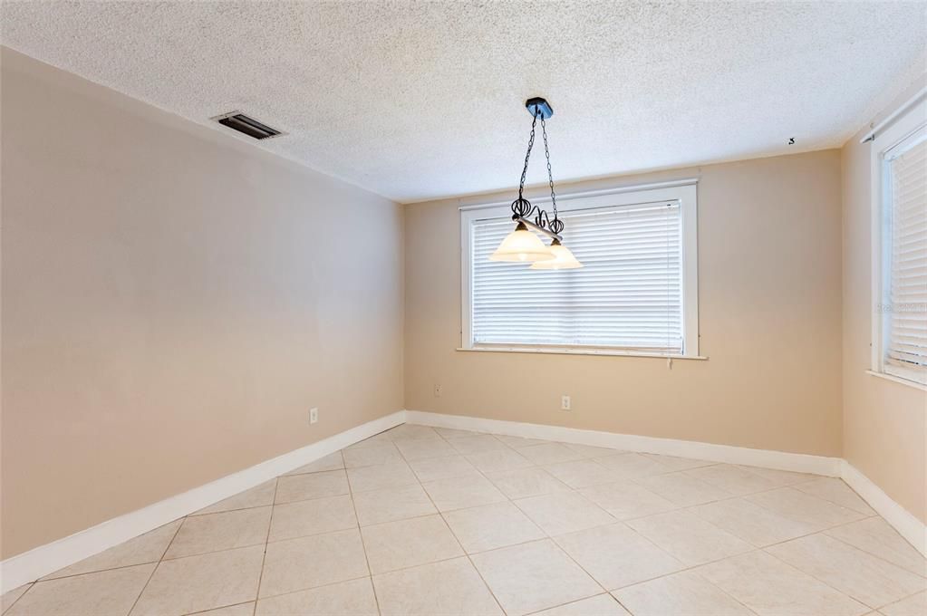 待售: $874,900 (5 贝兹, 3 浴室, 3792 平方英尺)