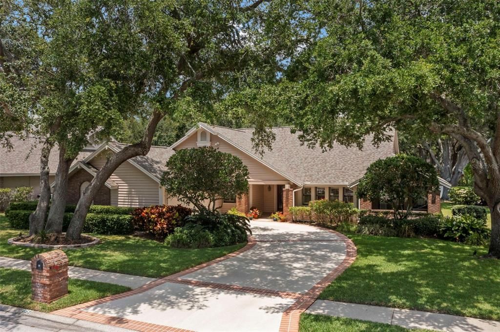 Vendido Recientemente: $846,000 (4 camas, 2 baños, 2311 Pies cuadrados)