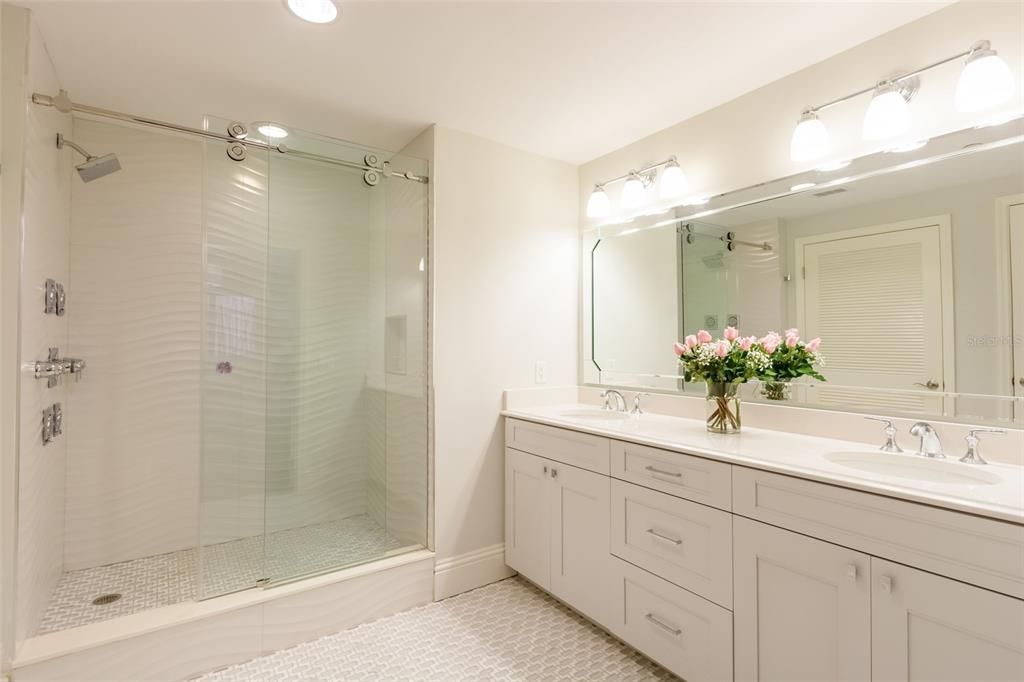 En Renta: $20,000 (3 camas, 3 baños, 2705 Pies cuadrados)