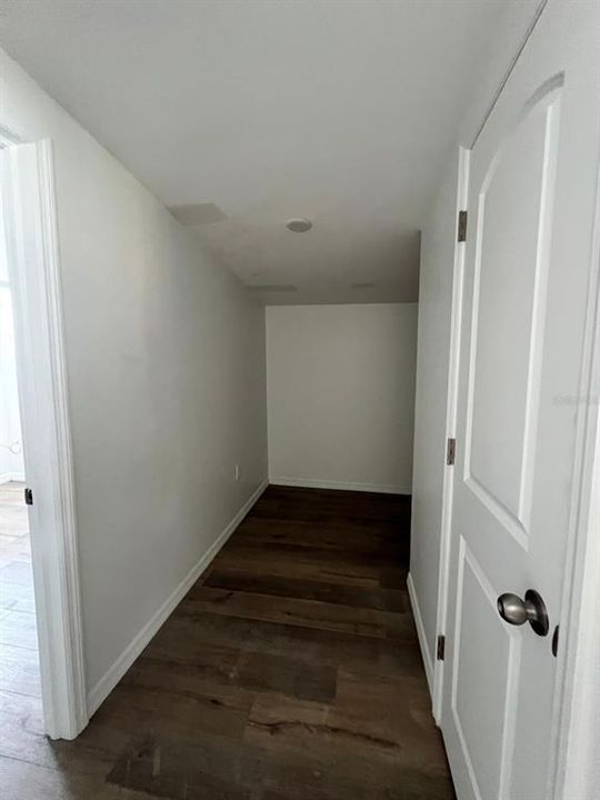 For Sale: $399,999 (6 beds, 0 baths, 1216 Square Feet)