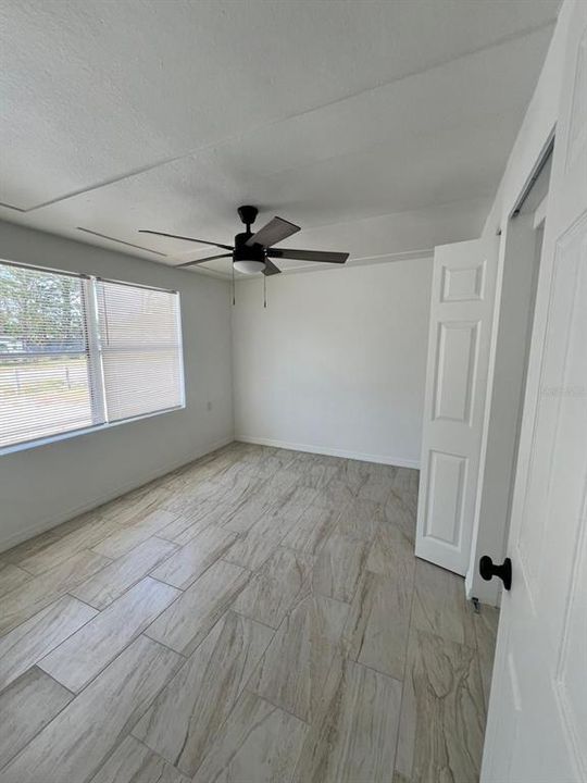 For Sale: $399,999 (6 beds, 0 baths, 1216 Square Feet)