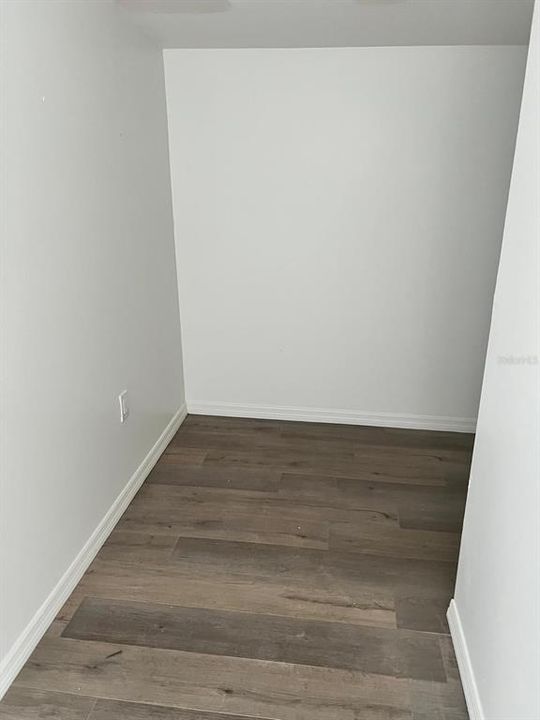 For Sale: $399,999 (6 beds, 0 baths, 1216 Square Feet)