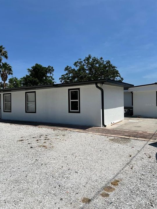 For Sale: $399,999 (6 beds, 0 baths, 1216 Square Feet)