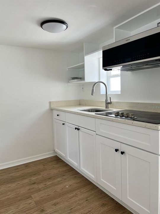 For Sale: $399,999 (6 beds, 0 baths, 1216 Square Feet)