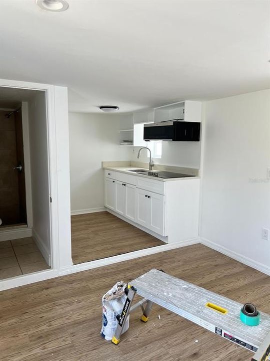 For Sale: $399,999 (6 beds, 0 baths, 1216 Square Feet)