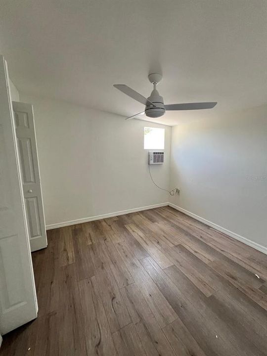 For Sale: $399,999 (6 beds, 0 baths, 1216 Square Feet)