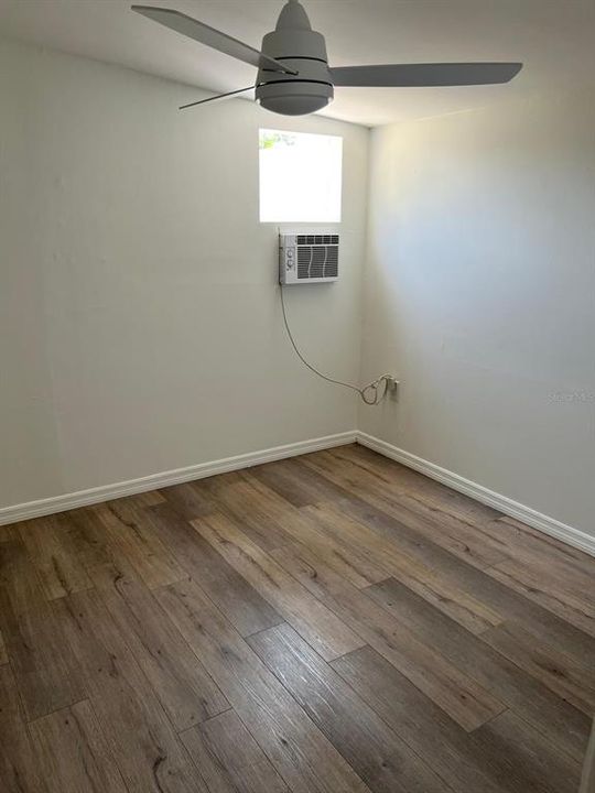 For Sale: $399,999 (6 beds, 0 baths, 1216 Square Feet)