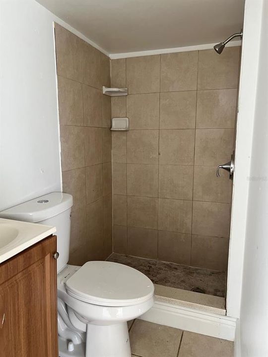 For Sale: $399,999 (6 beds, 0 baths, 1216 Square Feet)