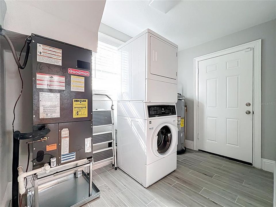 На продажу: $650,000 (4 спален, 3 ванн, 1853 Квадратных фут)