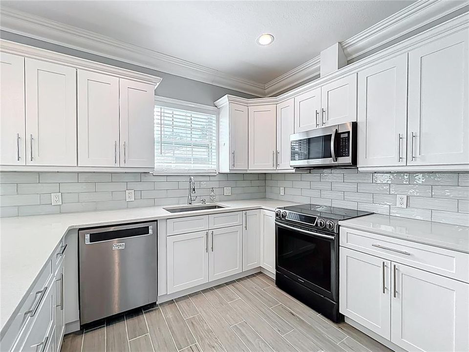 На продажу: $650,000 (4 спален, 3 ванн, 1853 Квадратных фут)