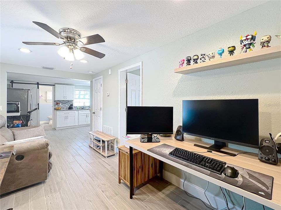 На продажу: $650,000 (4 спален, 3 ванн, 1853 Квадратных фут)