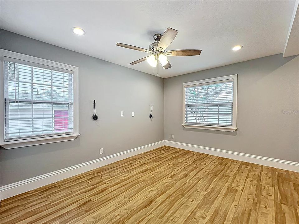 На продажу: $650,000 (4 спален, 3 ванн, 1853 Квадратных фут)