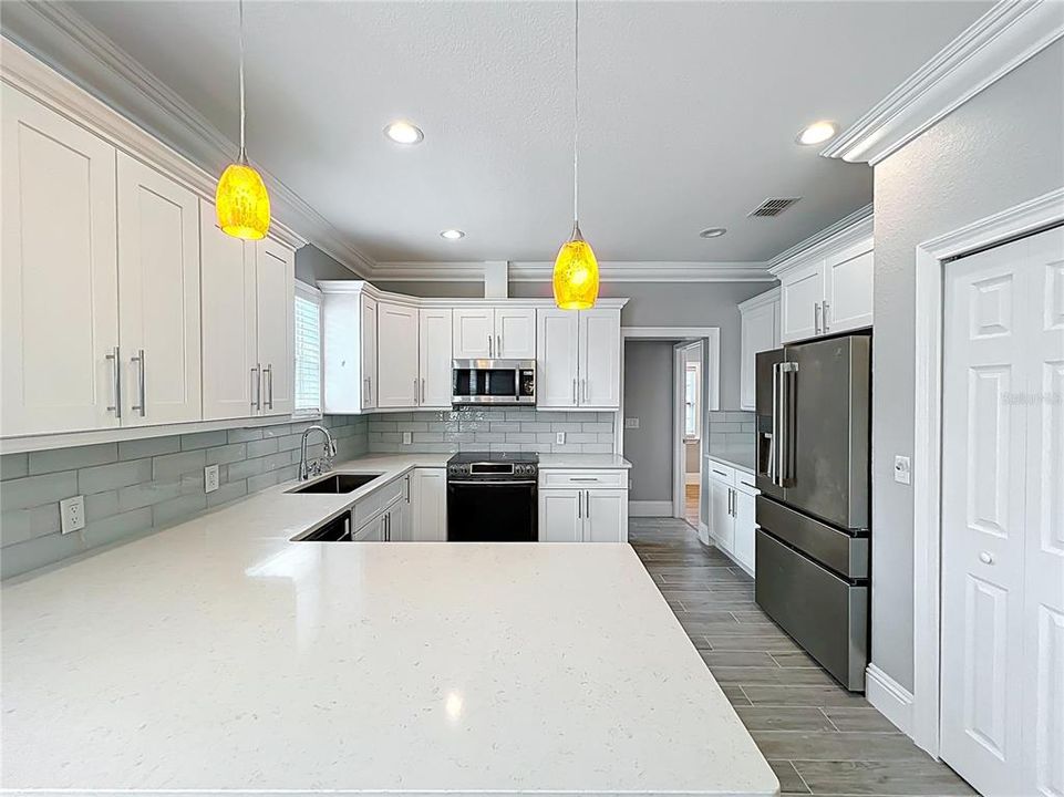 На продажу: $650,000 (4 спален, 3 ванн, 1853 Квадратных фут)