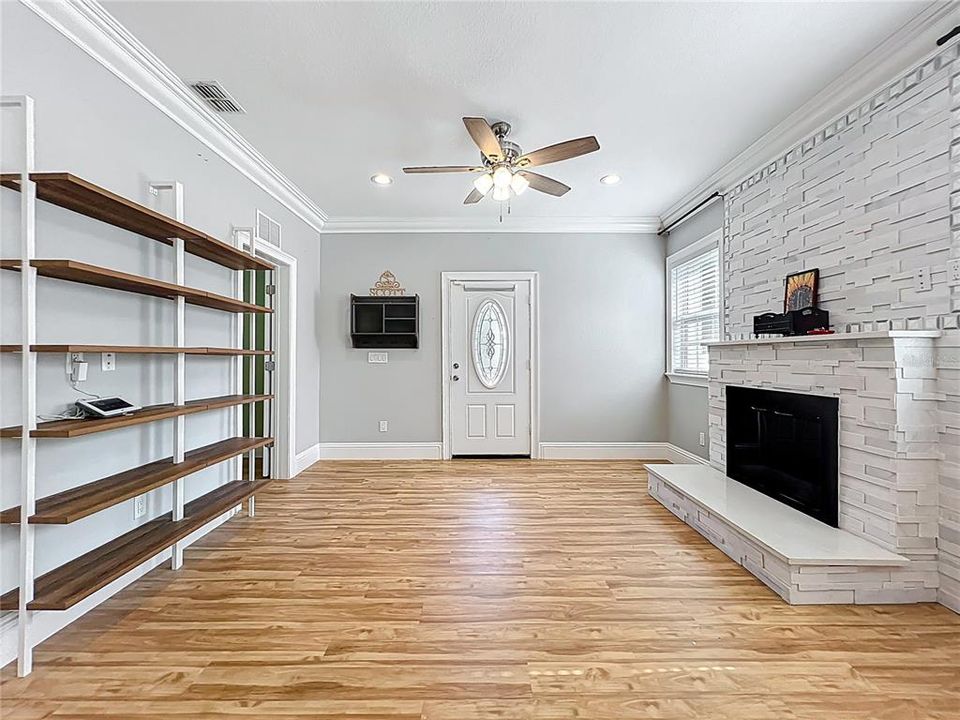 На продажу: $650,000 (4 спален, 3 ванн, 1853 Квадратных фут)