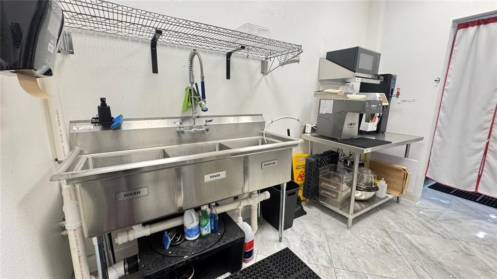 待售: $65,000 (0 贝兹, 0 浴室, 900 平方英尺)